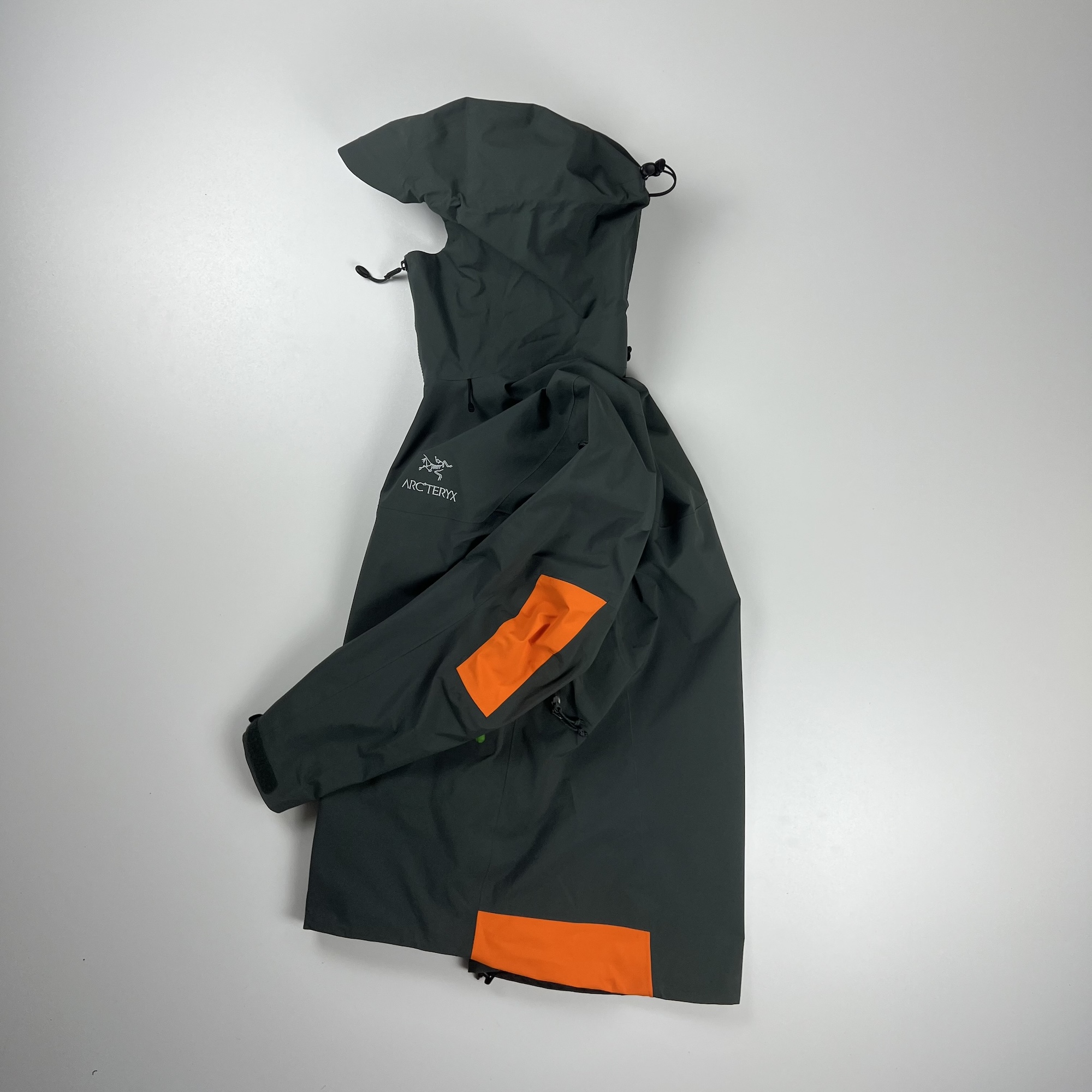 createlab-arcteryx-grau-2